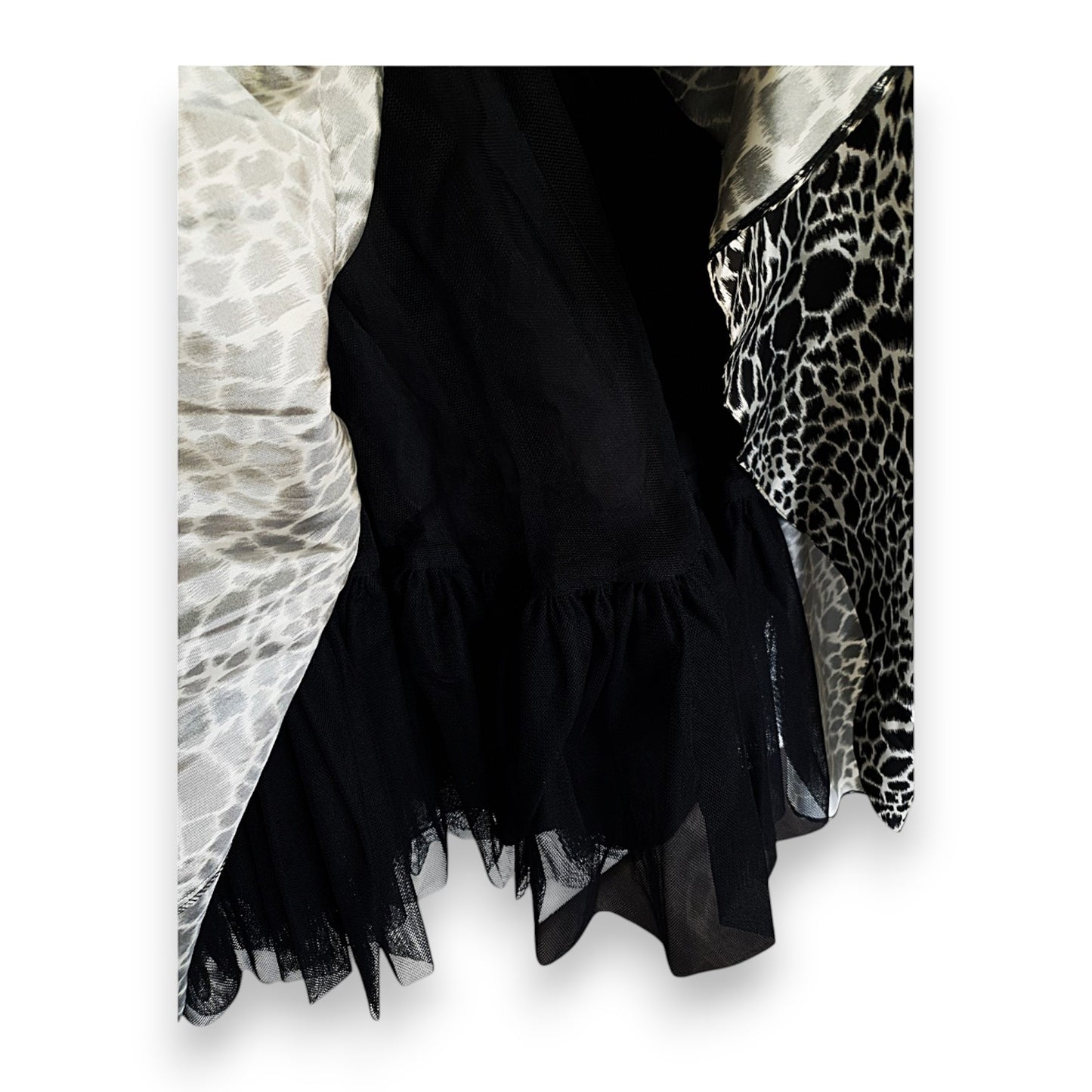 Robe de bal de créateur à imprimé animalier Roland Kerry London