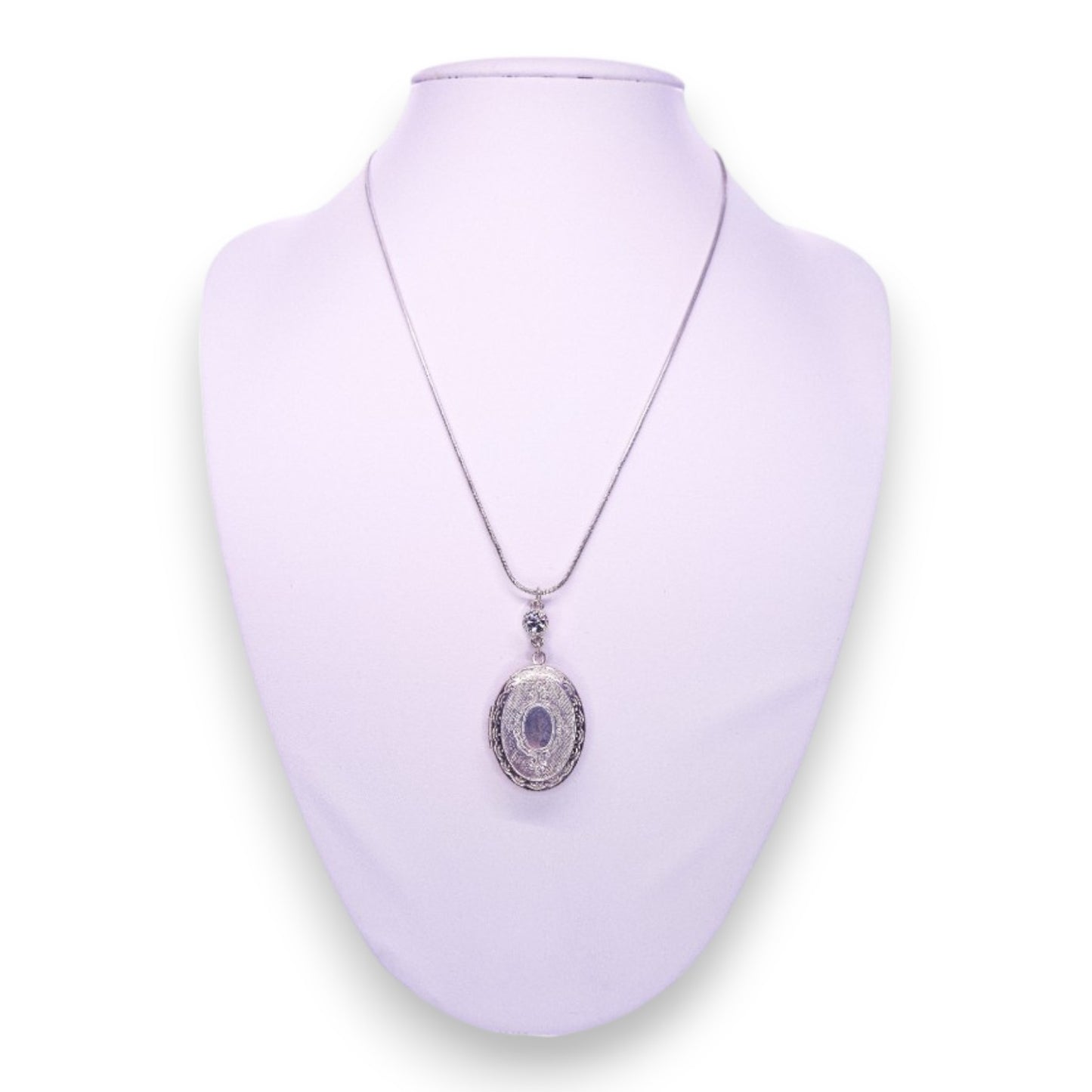 Silver Tone Classic Necklace
