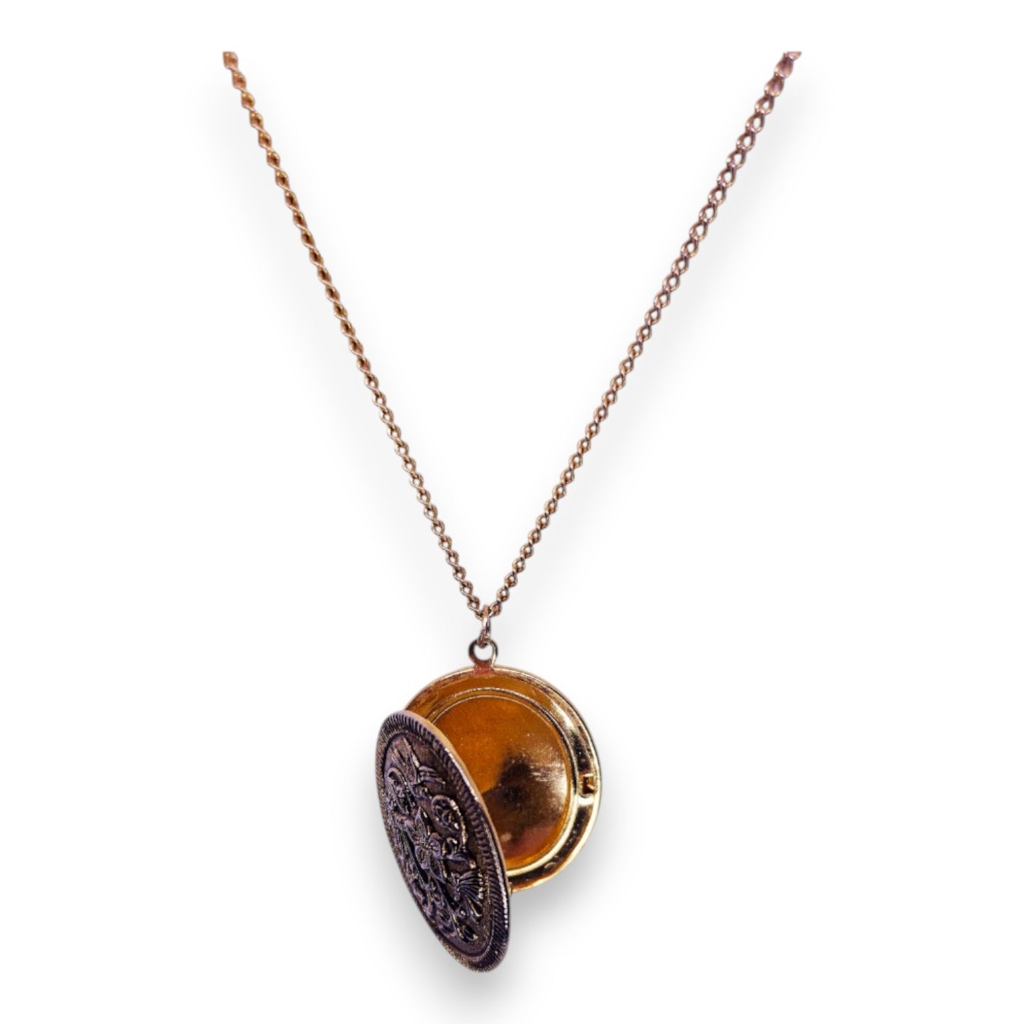 Gold Tone Classic Necklace