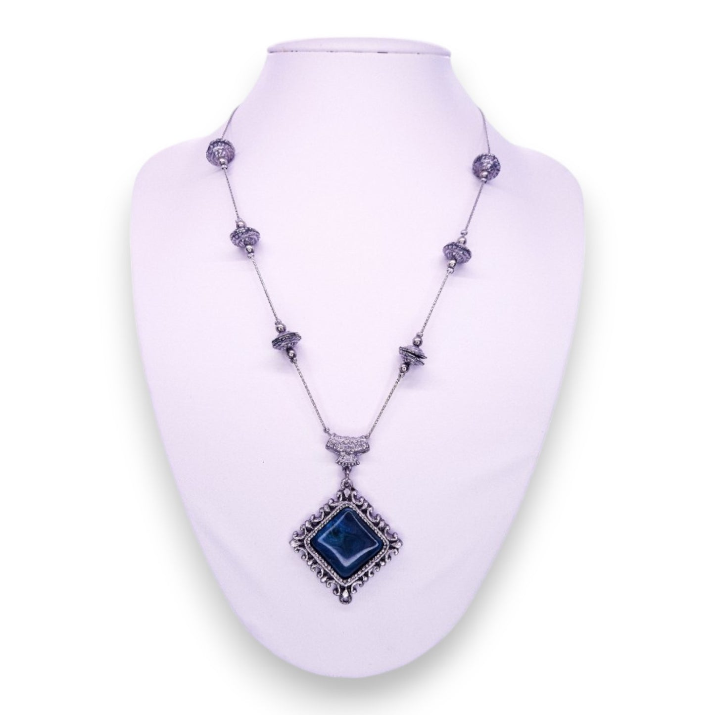 Silver Tone Green Stone Vintage Necklace