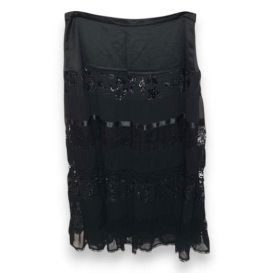 Falda de cuentas negras, encaje y cinta de Gerry Weber