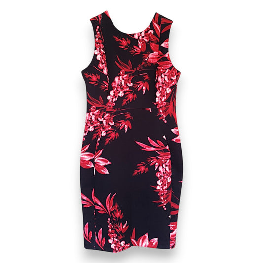 Vestido negro de Calvin Klein con flores rojas
